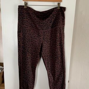 GAP Fit Brown and Black Animal Print athletic maternity Leggings xl